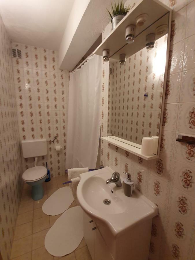 Apartmani Renata Brela Ngoại thất bức ảnh